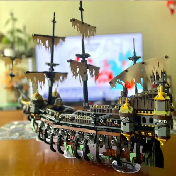 Silent Mary 71042 – Bricks Building Toy Set